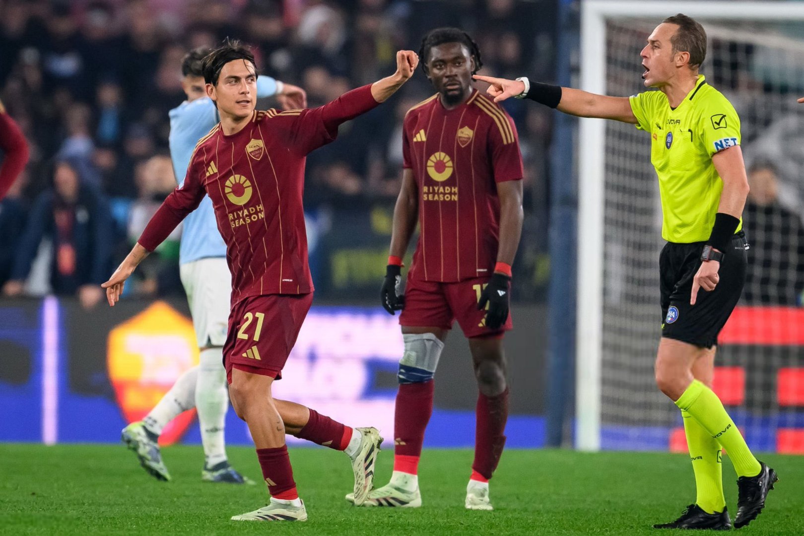 包含关键时刻纽卡斯尔调整名单以备葡超，伤情更新环节打磨，球迷炸锅，医务组通报恢复的词条