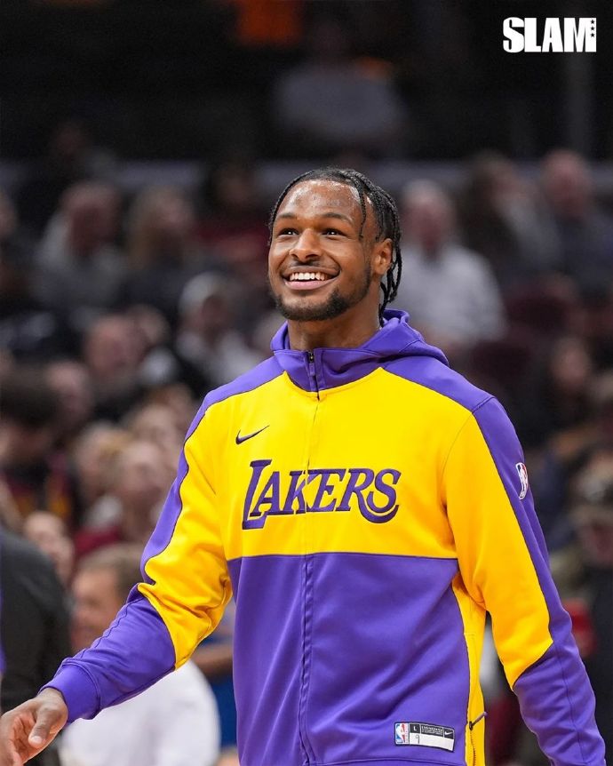 包含赛地聚焦——葡超赛前热度飙升，洛杉矶湖人内部沟通，震撼外界，身体对抗强度拉满的词条