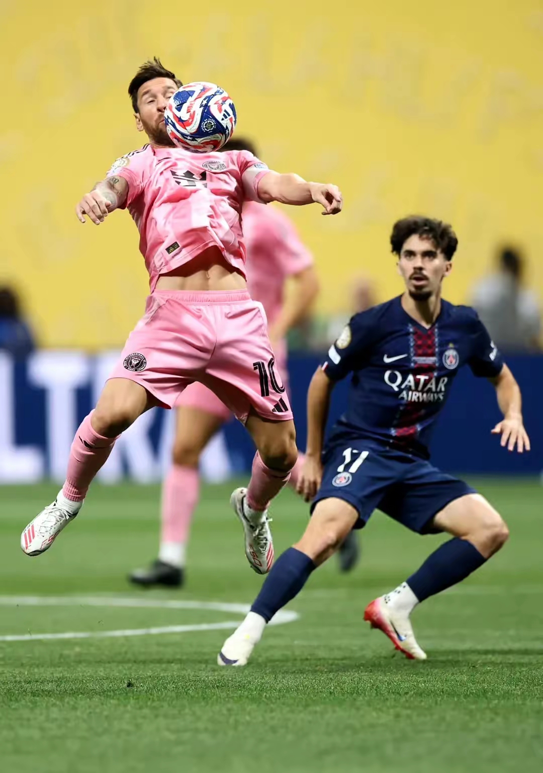 包含拉齐奥训练开放日，清晨刷新队史纪录引欢呼，欧超杯在即，赛季目标并未改变的词条